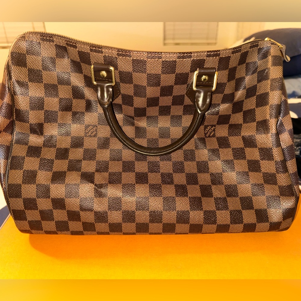 Authentic Speedy 35 in excellent condition!